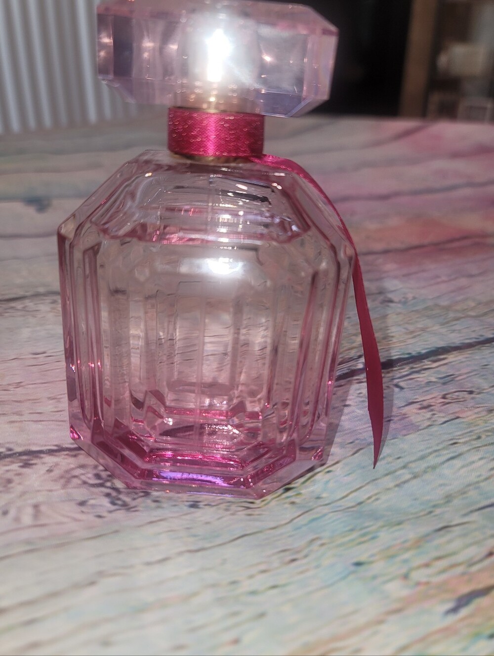 3.4oz Victoria Secrets Bombshell Magic - Picture 2 of 3